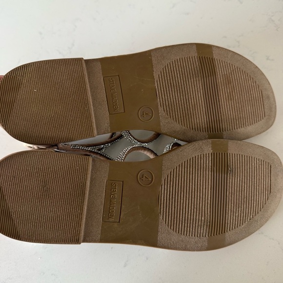 New Steve Madden girls Strappy Rhinestone Sandals  back zipper closure Size:4 - Picture 4 of 4